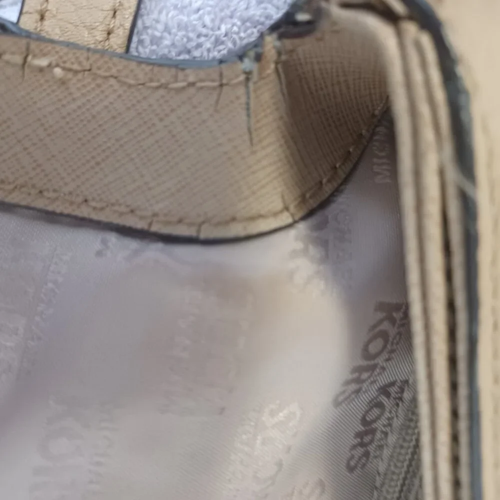 Michael Kors Bedford Cream Beige Pebbled Leather Crossbody Bag - Picture 13 of 13